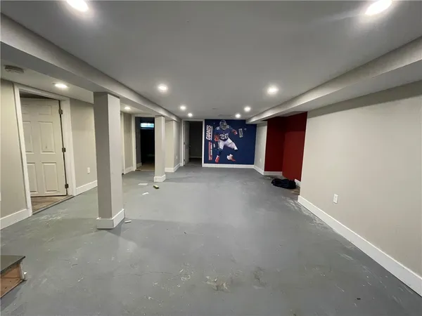 $3,300 | 9 Wilson Road, Middletown, RI 02842