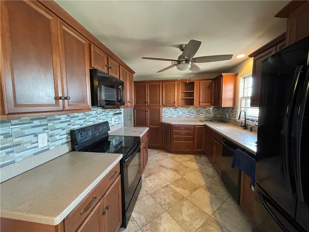 9 Wilson Road Middletown, RI 02842 - Photo 3 of 29