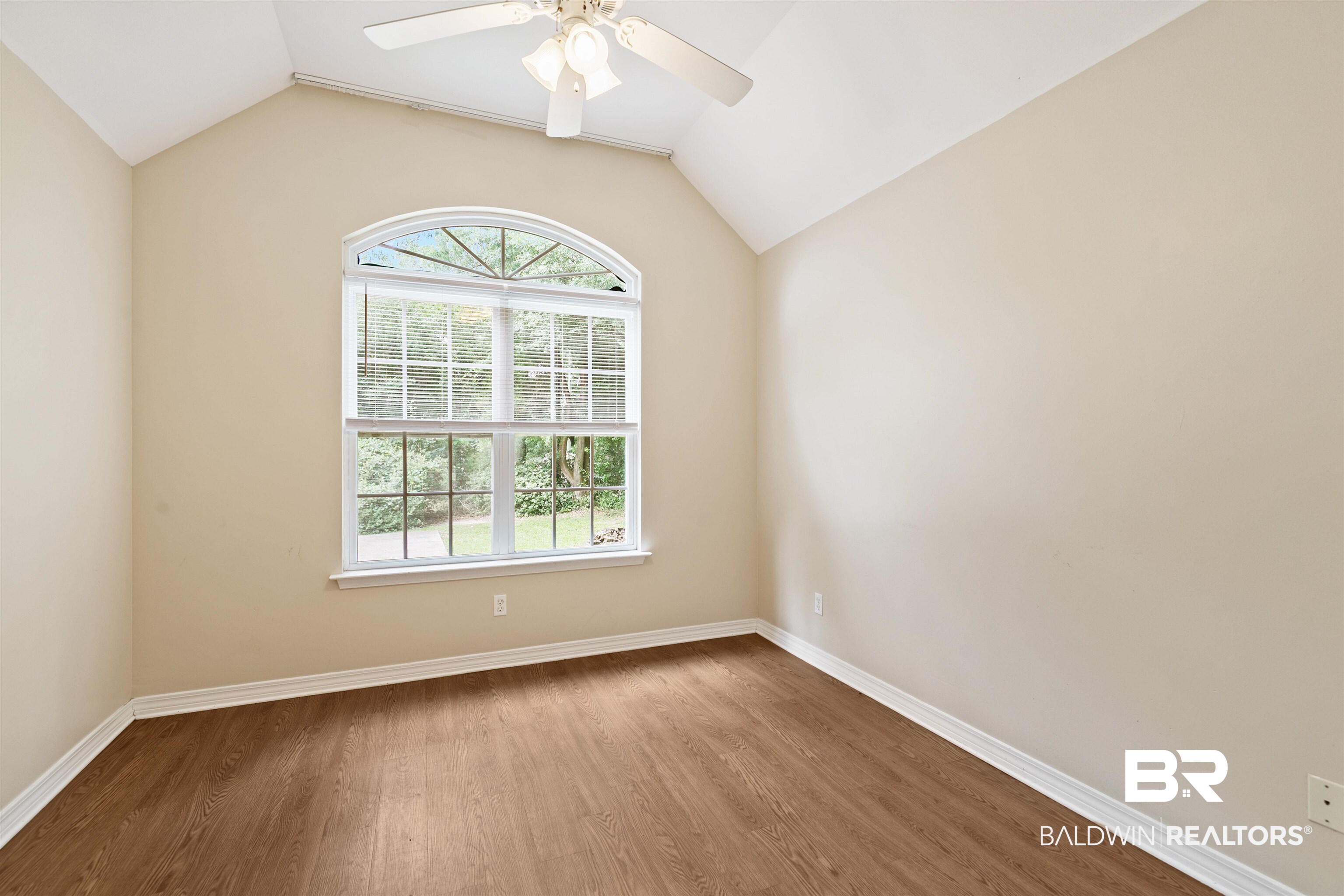 16985 Highway 104 Silverhill, AL 36576 - Photo 31 of 47