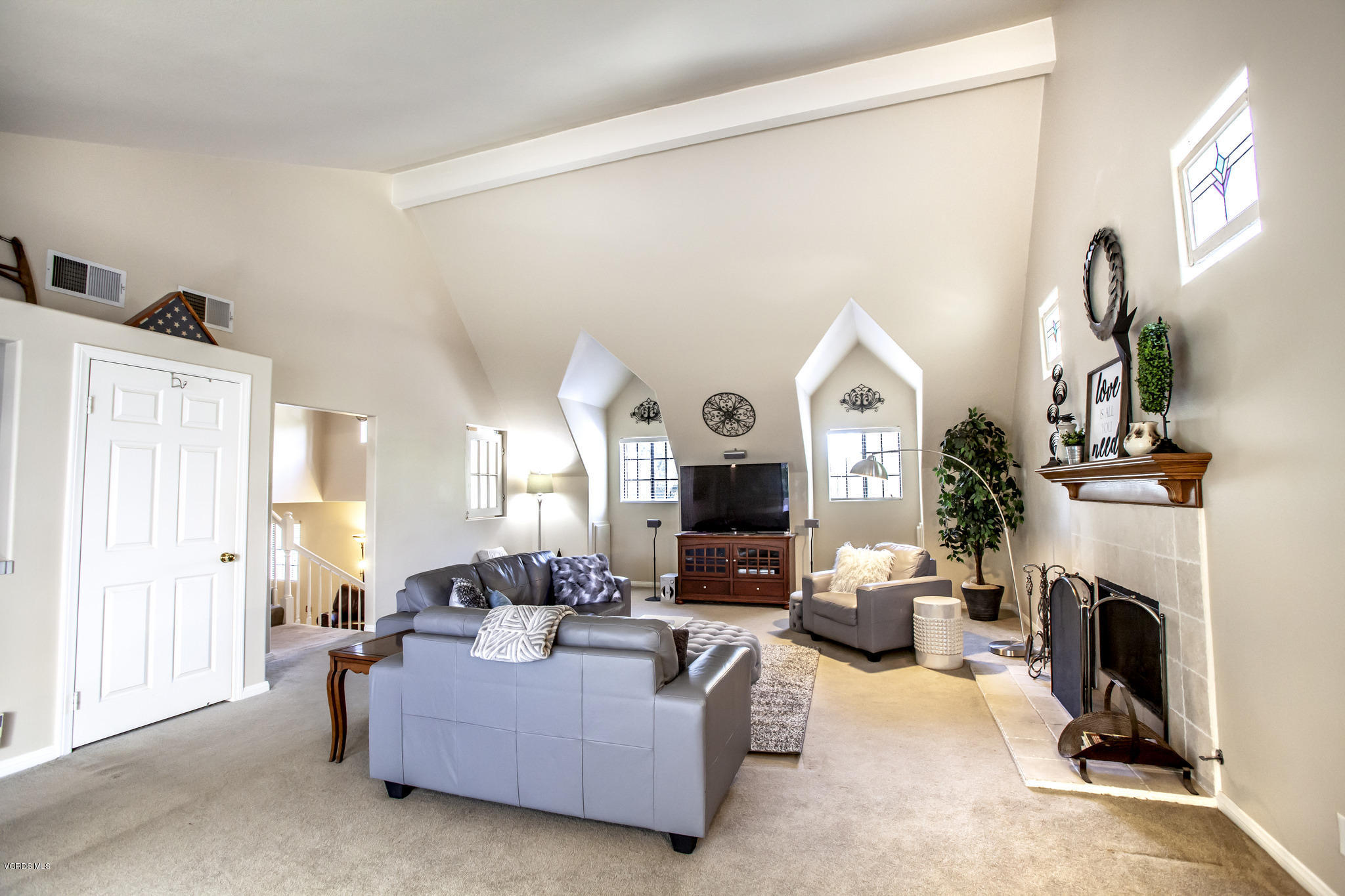 781 Katherine Road Simi Valley, CA 93063 - Photo 3 of 22 41696963995_14f53a2c3e_k