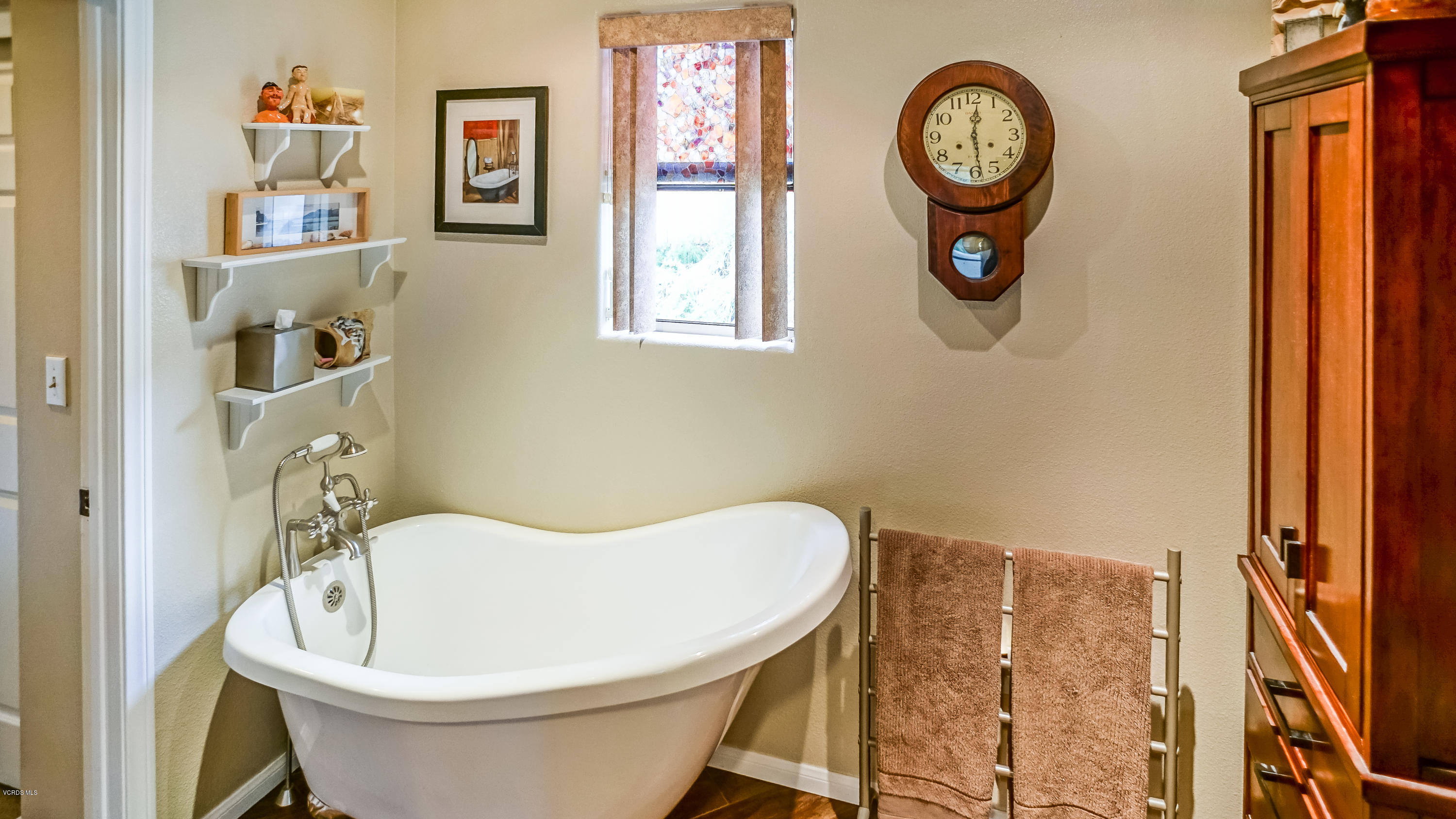 781 Katherine Road Simi Valley, CA 93063 - Photo 8 of 22 018_Master Bath III