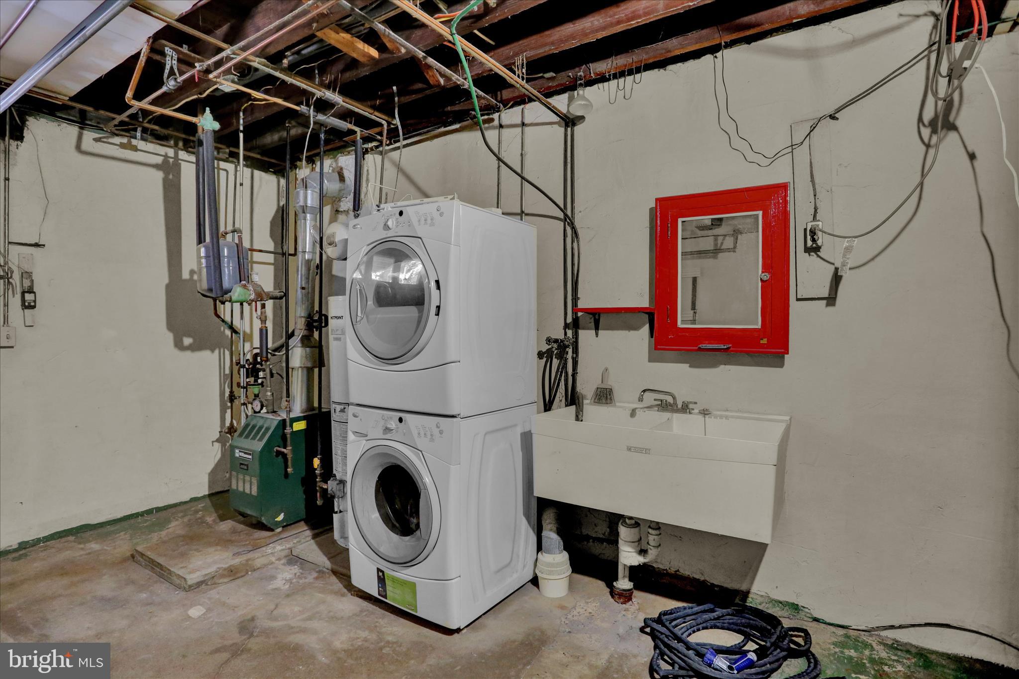 505 Friedensburg Road Reading, PA 19606 - Photo 16 of 40 a utility room with dryer and washer