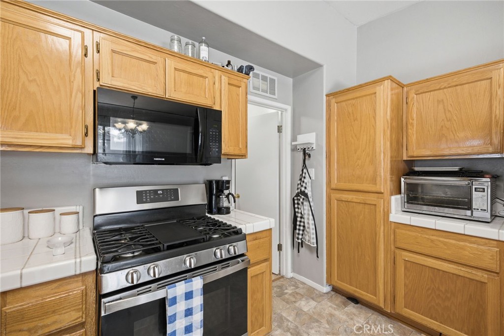 5716 March Meadows Way Bakersfield, CA 93313 - Photo 20 of 47