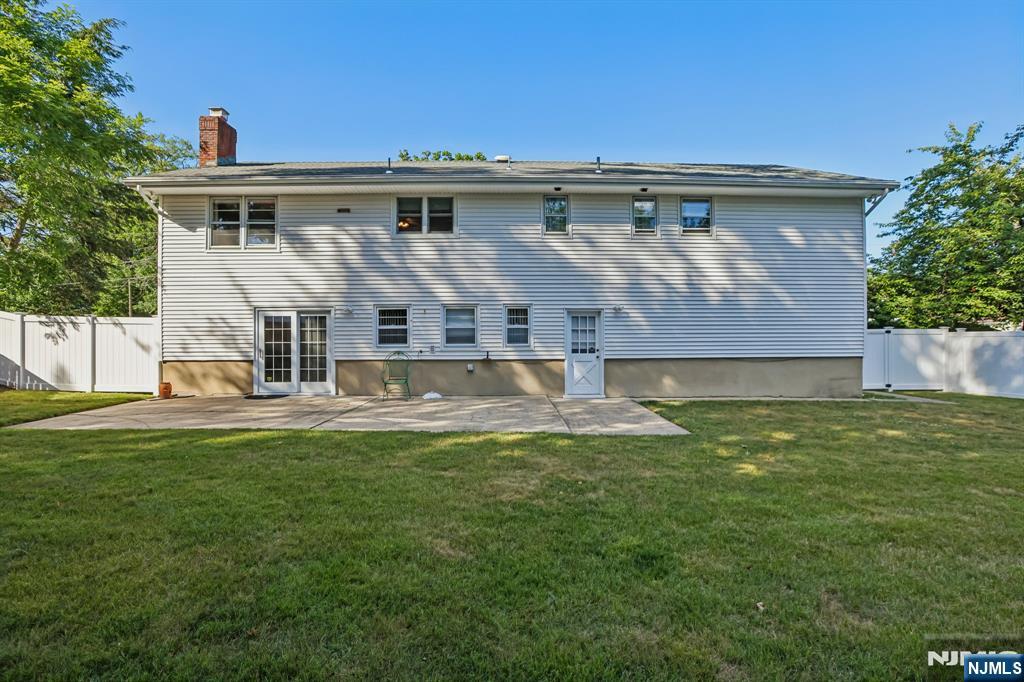 270 Midwood Road Paramus, NJ 07652 - Photo 16 of 17