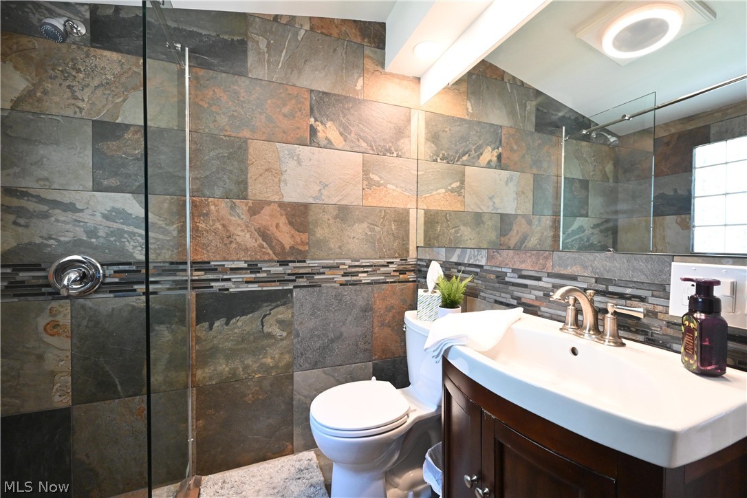 3067 Warren Road Cleveland, OH 44111 - Photo 25 of 35 Gallery Image 25