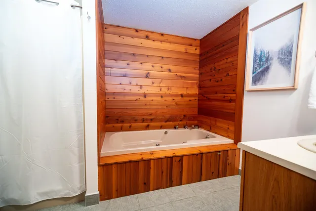 $399,000 | 339 G Handle Road, Unit ELMS G, West Dover, VT 05356