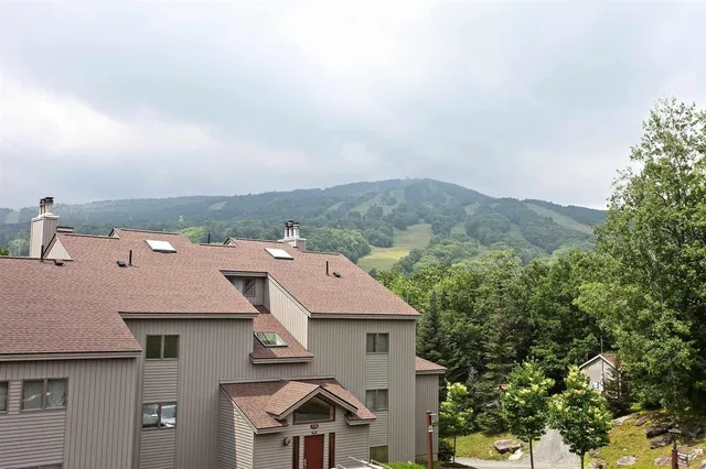 $399,000 | 339 G Handle Road, Unit ELMS G, West Dover, VT 05356