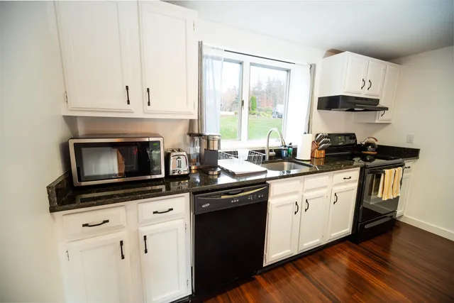 $399,000 | 339 G Handle Road, Unit ELMS G, West Dover, VT 05356