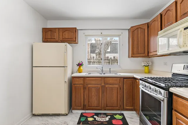 $214,900 | 1531 McKool Avenue, Streamwood, IL 60107