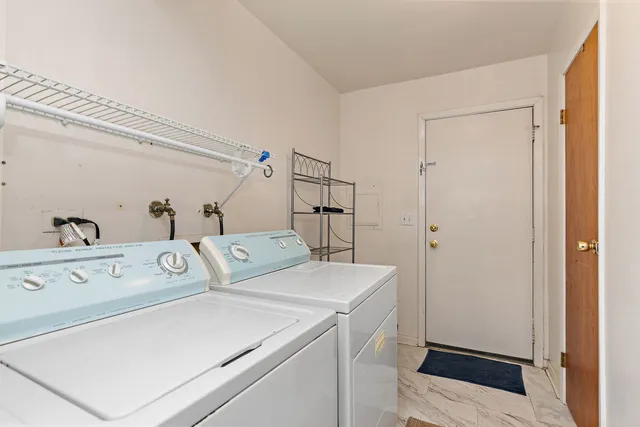 $214,900 | 1531 McKool Avenue, Streamwood, IL 60107