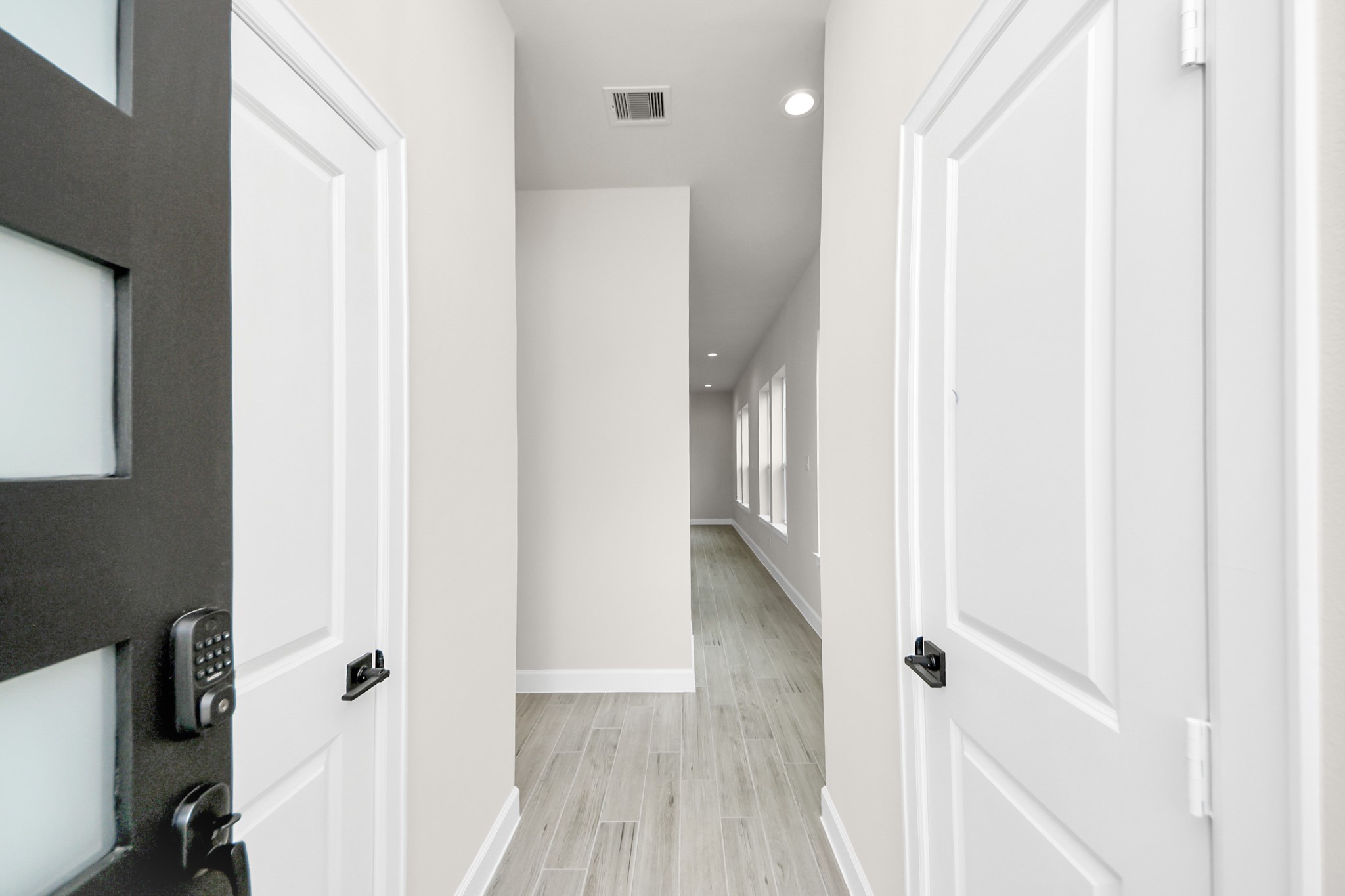 5218 Higgins Street, Unit A/B Houston, TX 77033 - Photo 18 of 40 Photos are of a completed home with similar finishes and are for representation purposes only. Property set to be complete in 60 days.