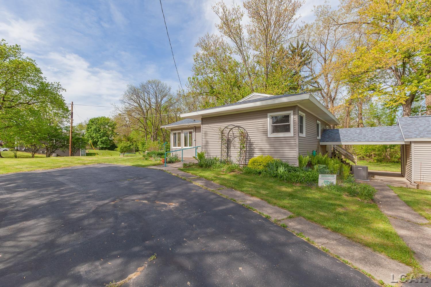601 North Occidental Road Tecumseh, MI 49286 - Photo 35 of 52 50174577-243ed266-36eb-4ab4-af8a-e72b31a7ade3.JPG