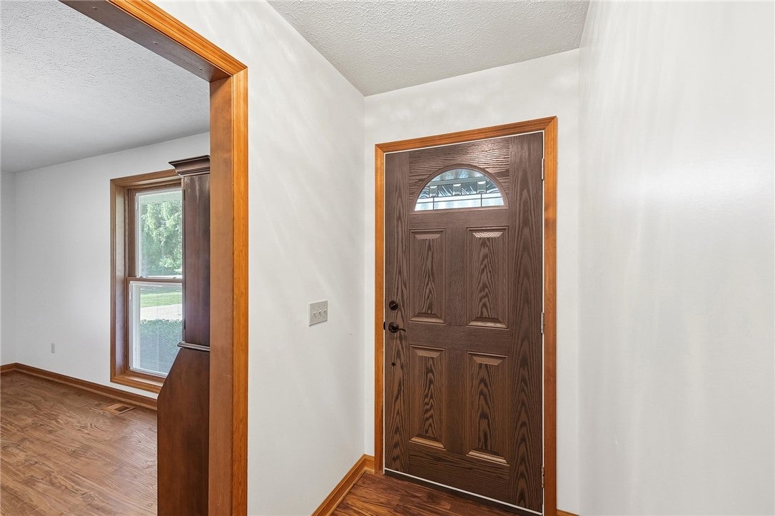 3620 Old Mill Road Springfield, OH 45502 - Photo 4 of 31