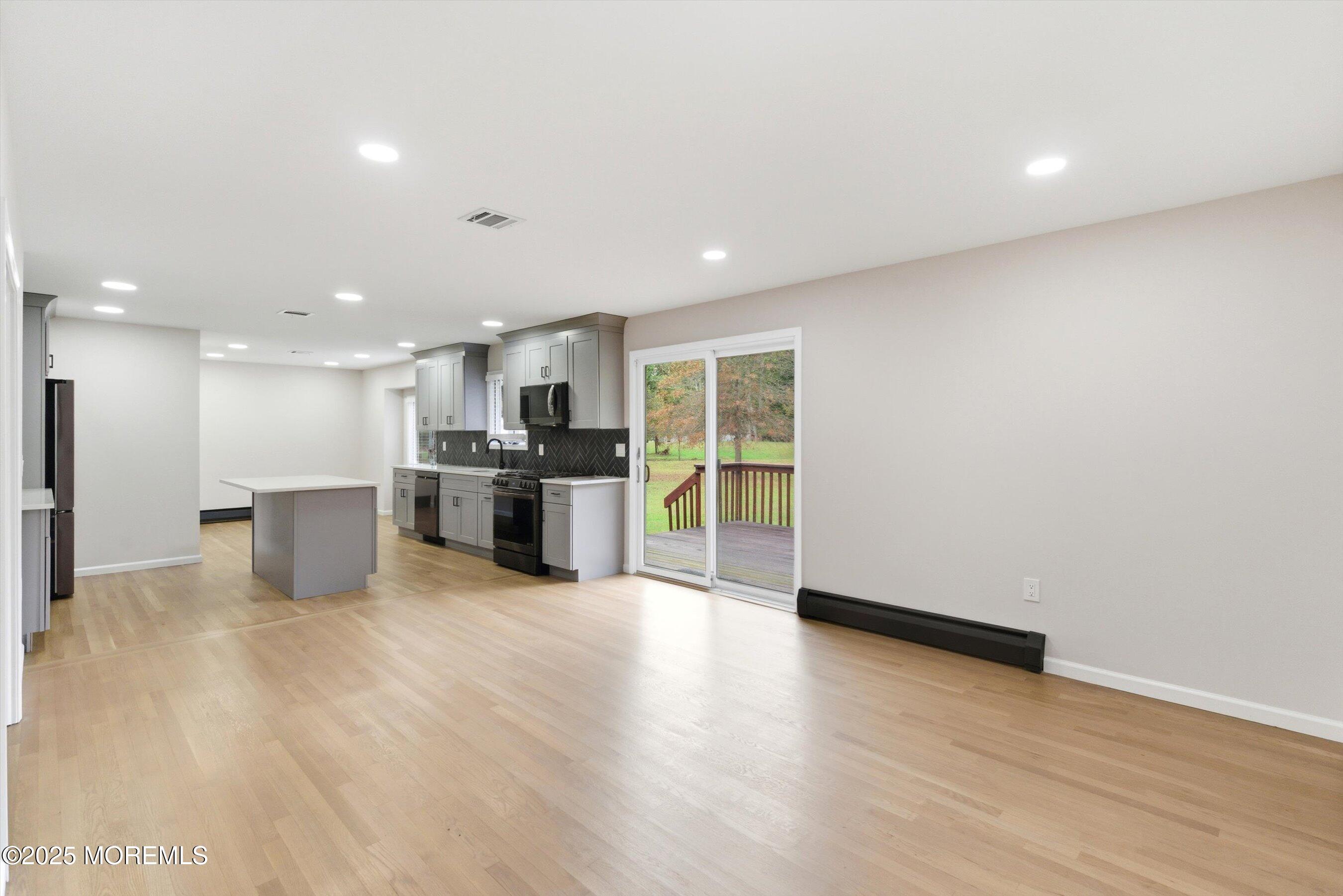 257 Alexander Avenue Howell, NJ 07731 - Photo 12 of 18 07-Living 1B