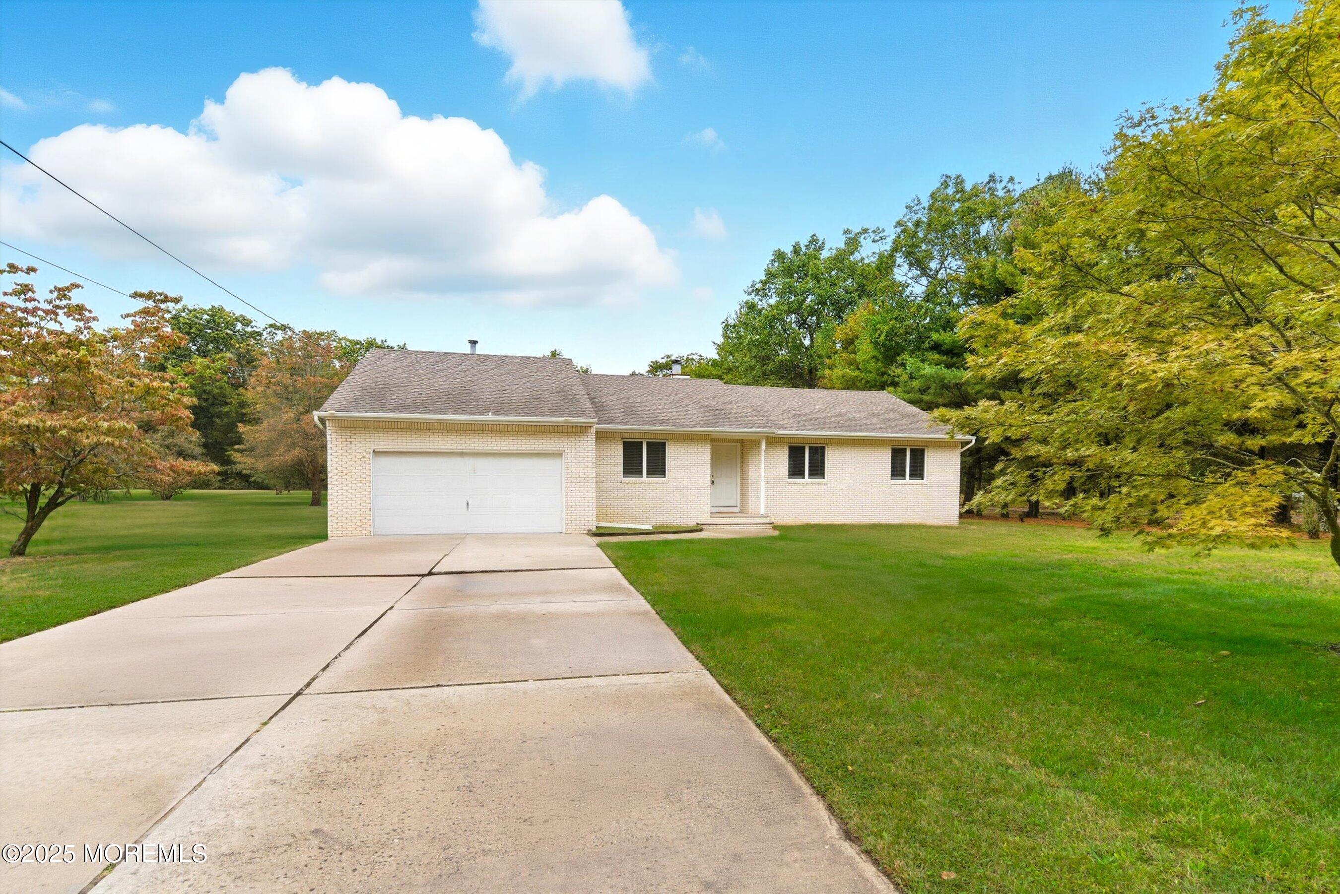 257 Alexander Avenue Howell, NJ 07731 - Photo 6 of 18 01-Front 1