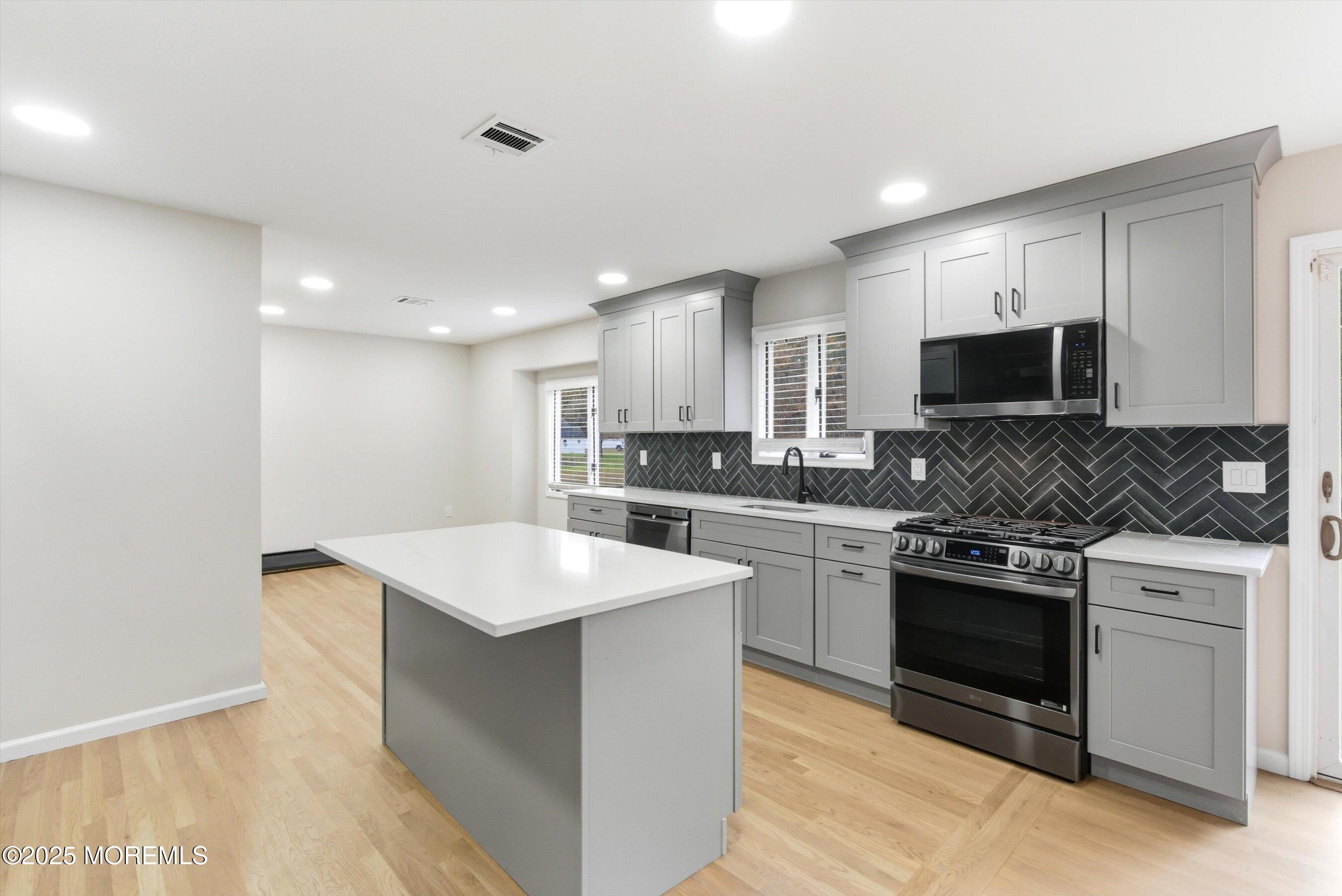 257 Alexander Avenue Howell, NJ 07731 - Photo 9 of 18 10-Kitchen 1B