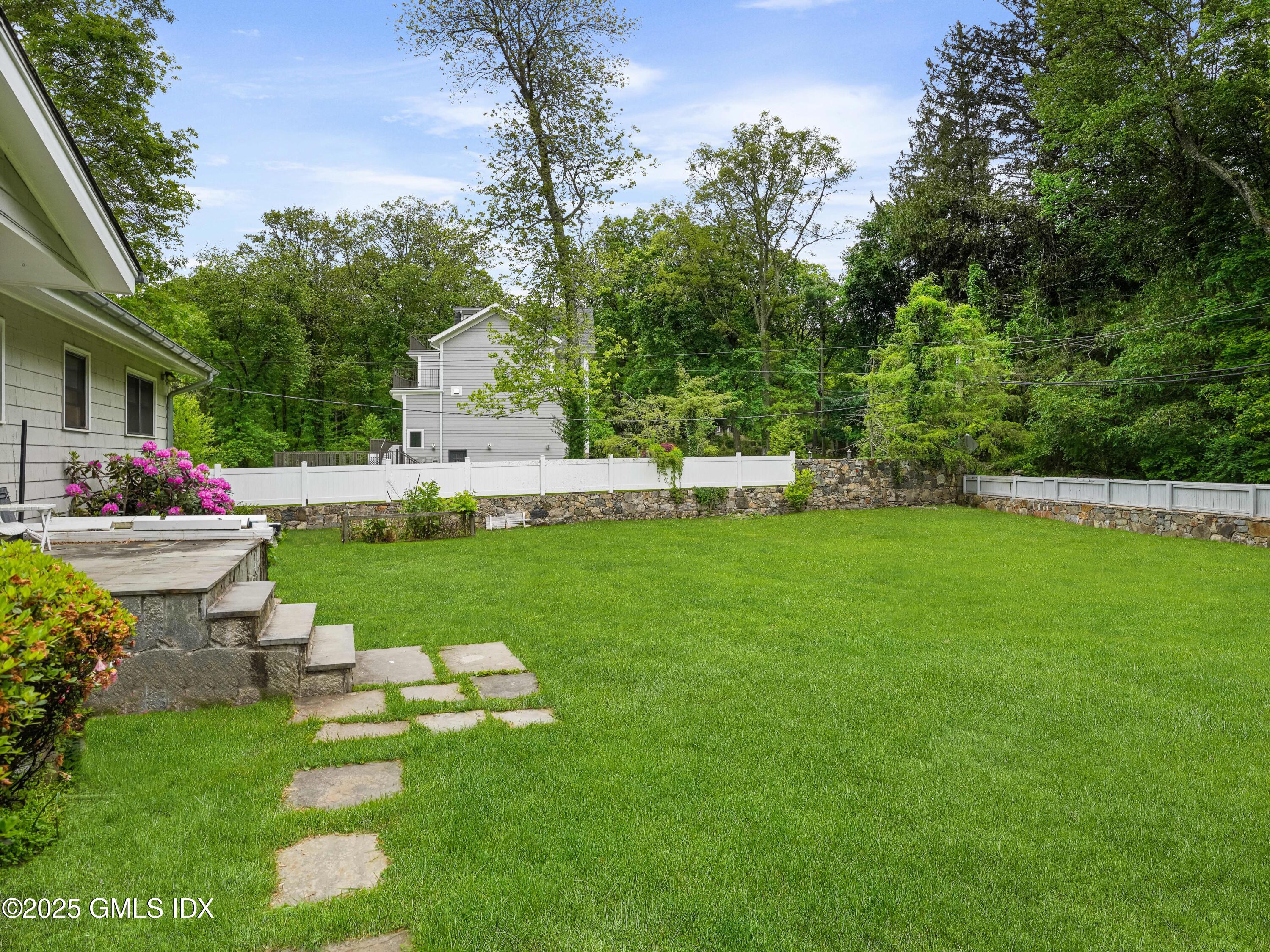 330 Cognewaugh Road Cos Cob, CT 06807 - Photo 20 of 24 Front Yard