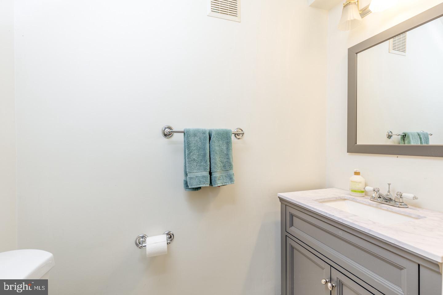 2001 Saxony Drive Mount Laurel, NJ 08054 - Photo 21 of 32