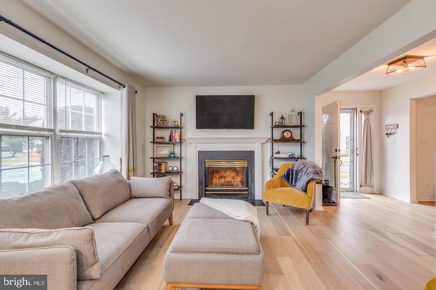 2001 Saxony Drive Mount Laurel, NJ 08054 - Photo 4 of 32