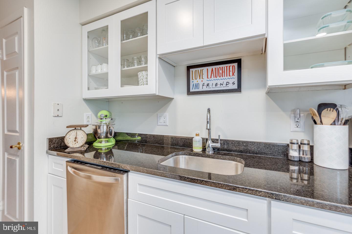 2001 Saxony Drive Mount Laurel, NJ 08054 - Photo 8 of 32