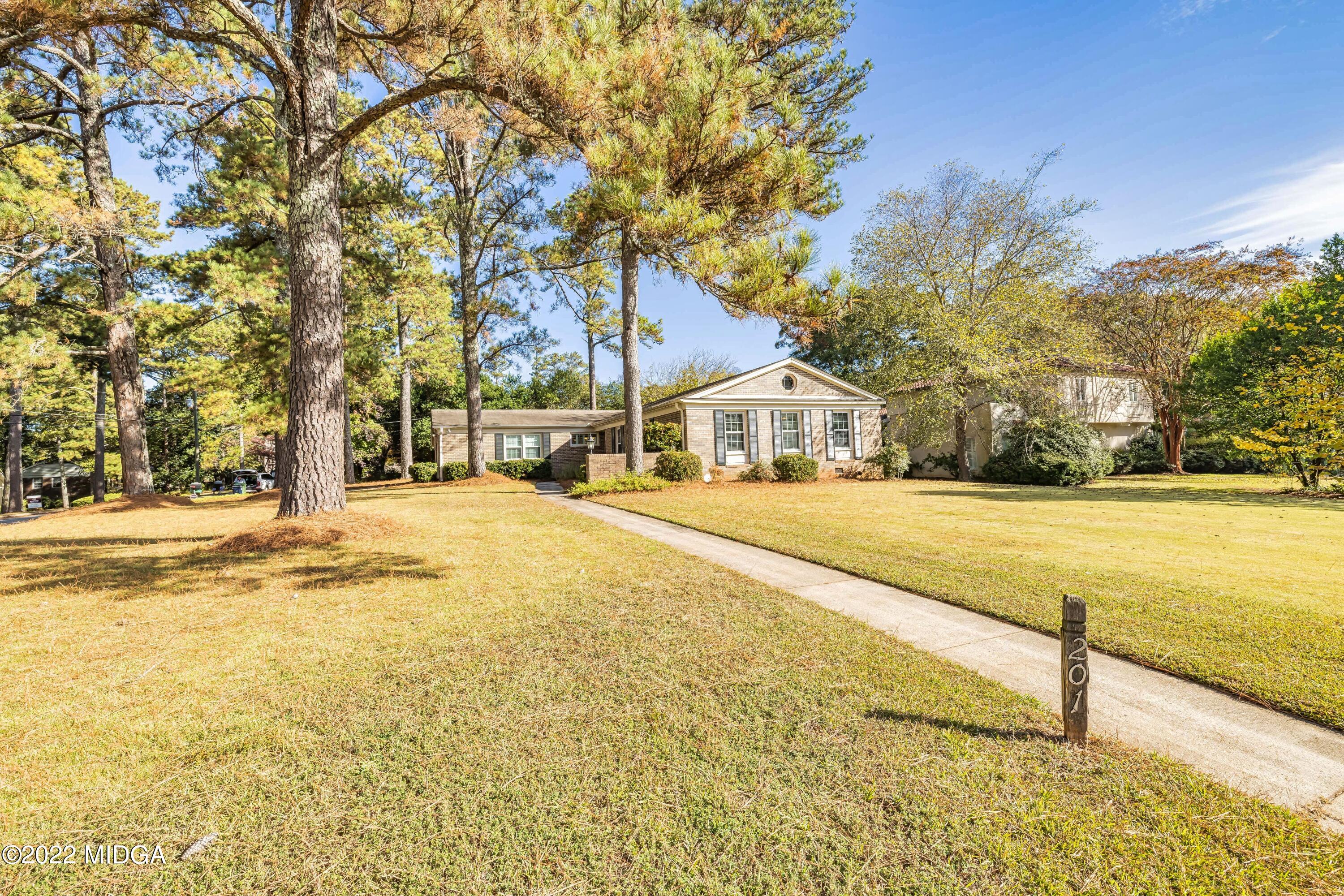 201 Larcom Lane Griffin, GA 30224 - Photo 5 of 64 201-Larcom-Lane-4-