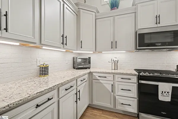 $398,900 | 605 Sunwater Drive, Duncan, SC 29334