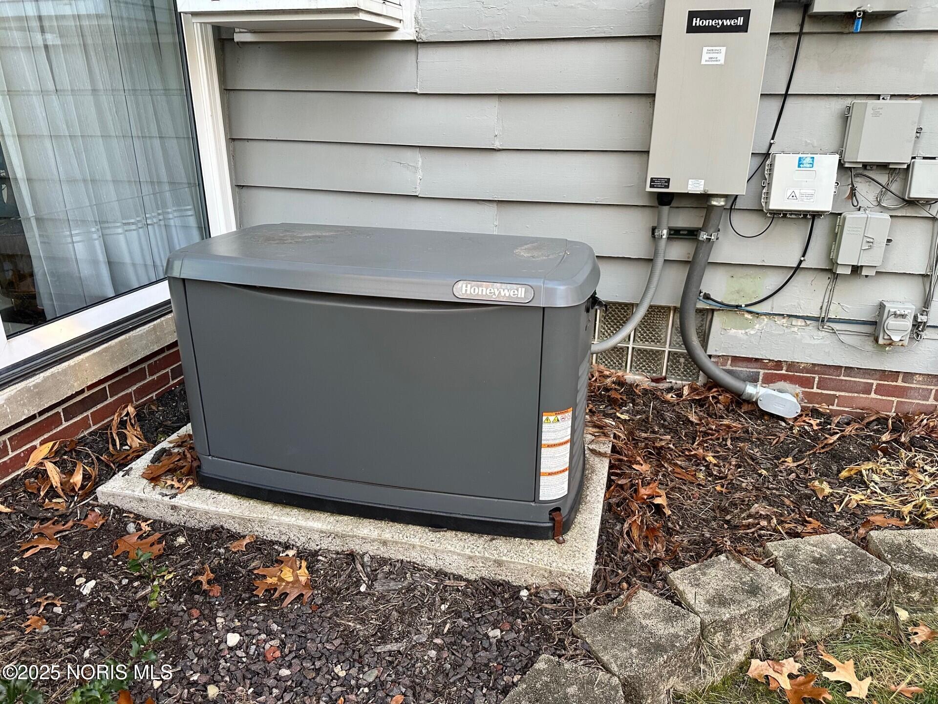 4812 Secor Road Toledo, OH 43613 - Photo 3 of 6 Generator