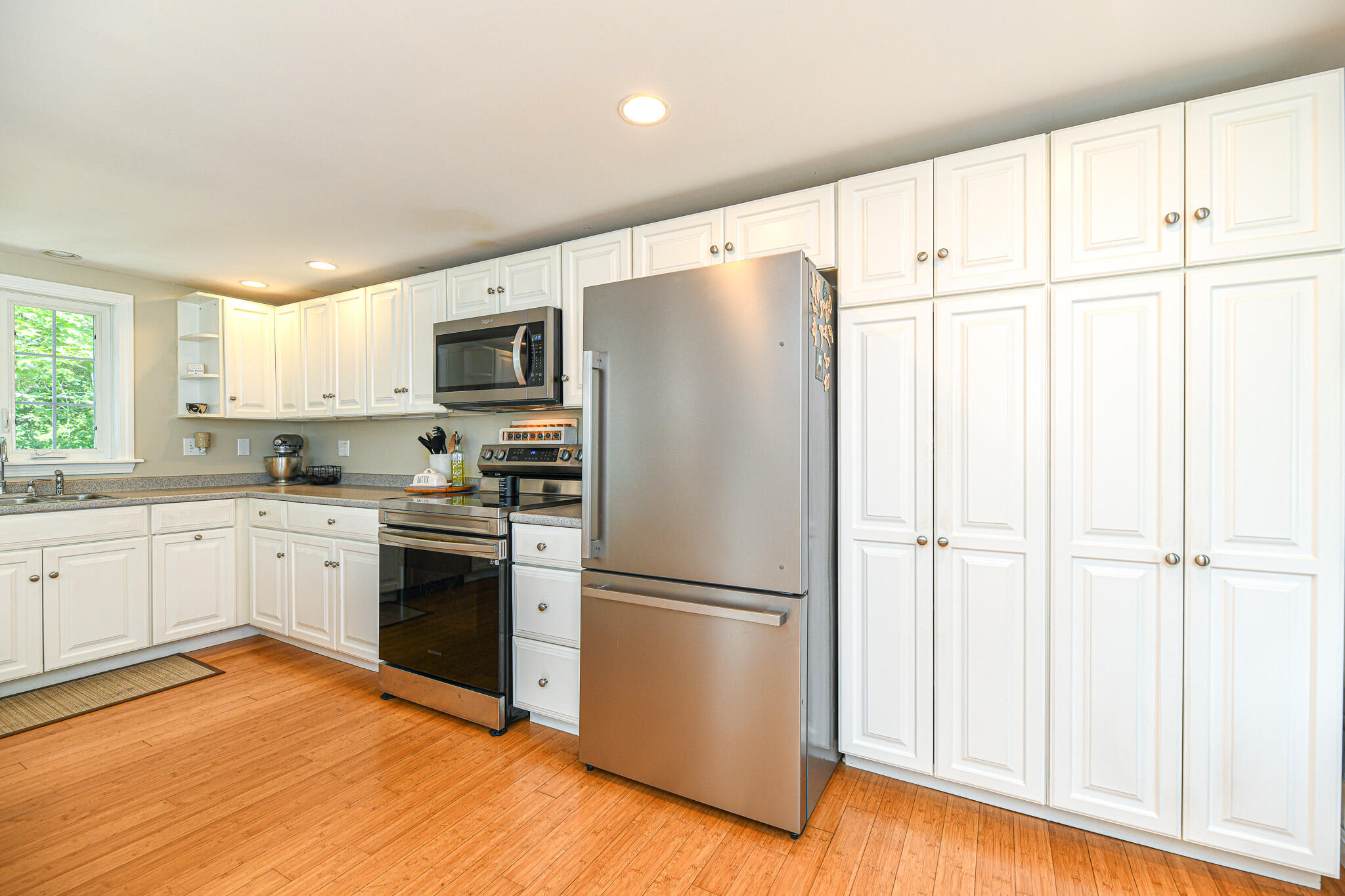 28 Pine Point Road Scarborough, ME 04074 - Photo 14 of 49 5E71F8A4-92EE-4849-B9C1-2FBAC292C0DC