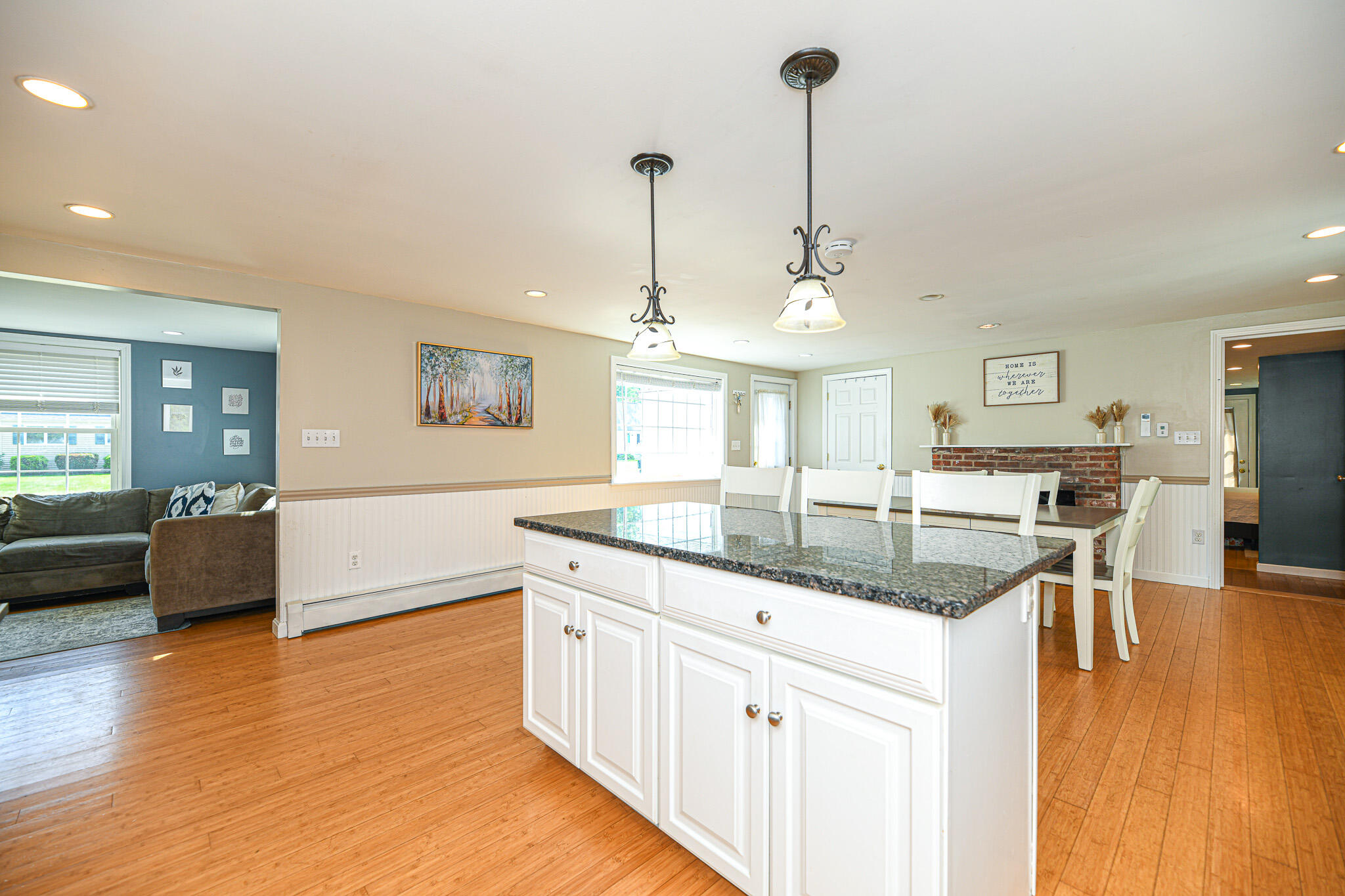 28 Pine Point Road Scarborough, ME 04074 - Photo 17 of 49 395F3512-B5C9-4FD0-82FF-E6F1697B8970