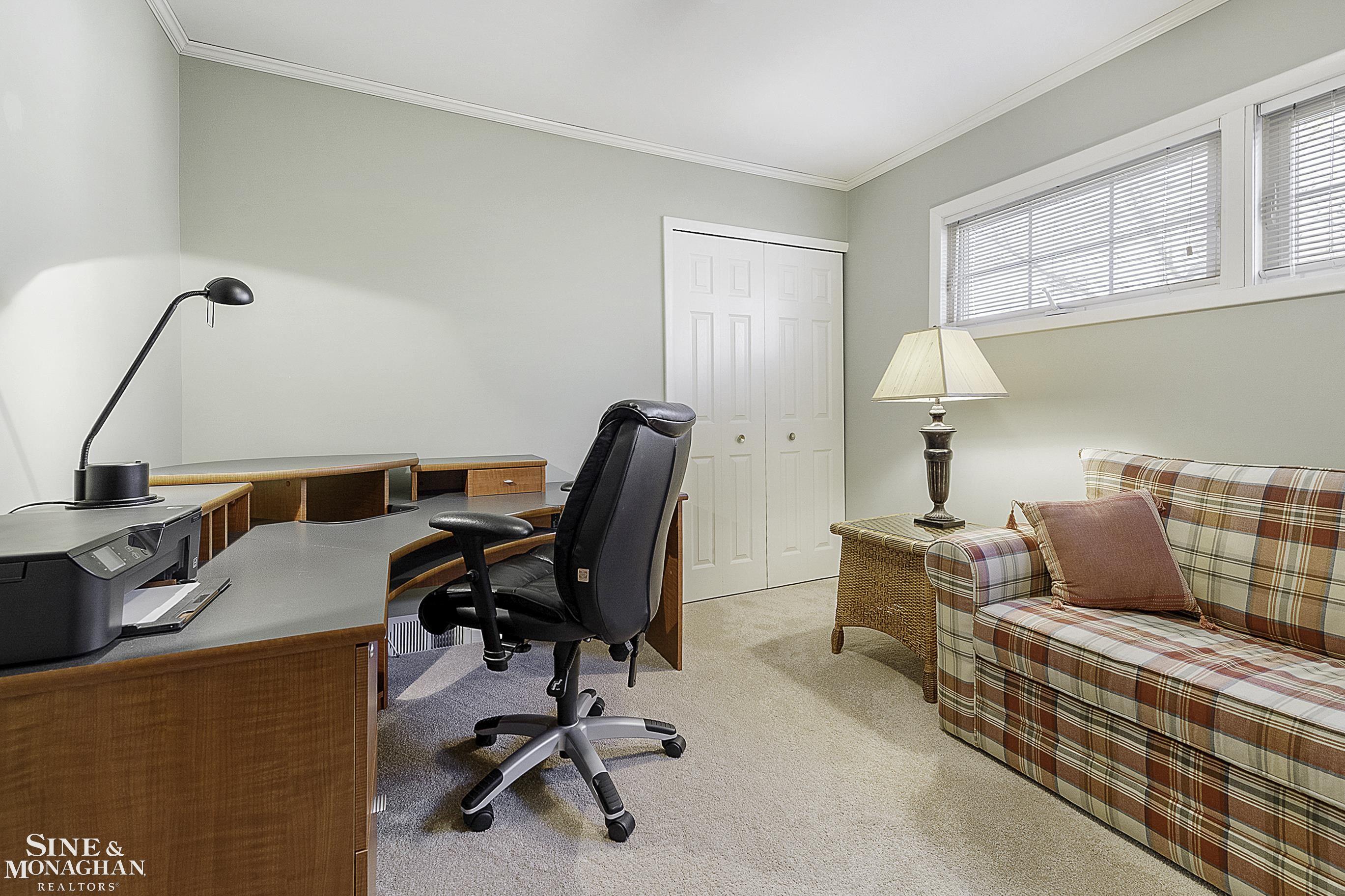 533 Hawthorne Road Grosse Pointe, MI 48236 - Photo 18 of 49 50095488-17.JPG