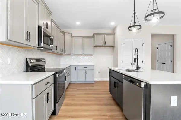 $319,995 | 104 Hudson Village Drive, La Grange, NC 28551