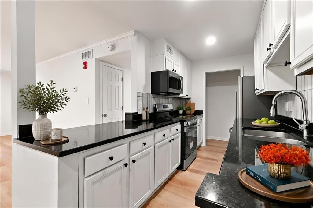 5095 Roswell Road, Unit 209 Sandy Springs, GA 30342 - Photo 13 of 25 Gallery Image 13