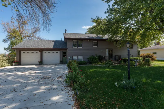 $349,900 | 507 6th Avenue Northeast, Mapleton, MN 56065