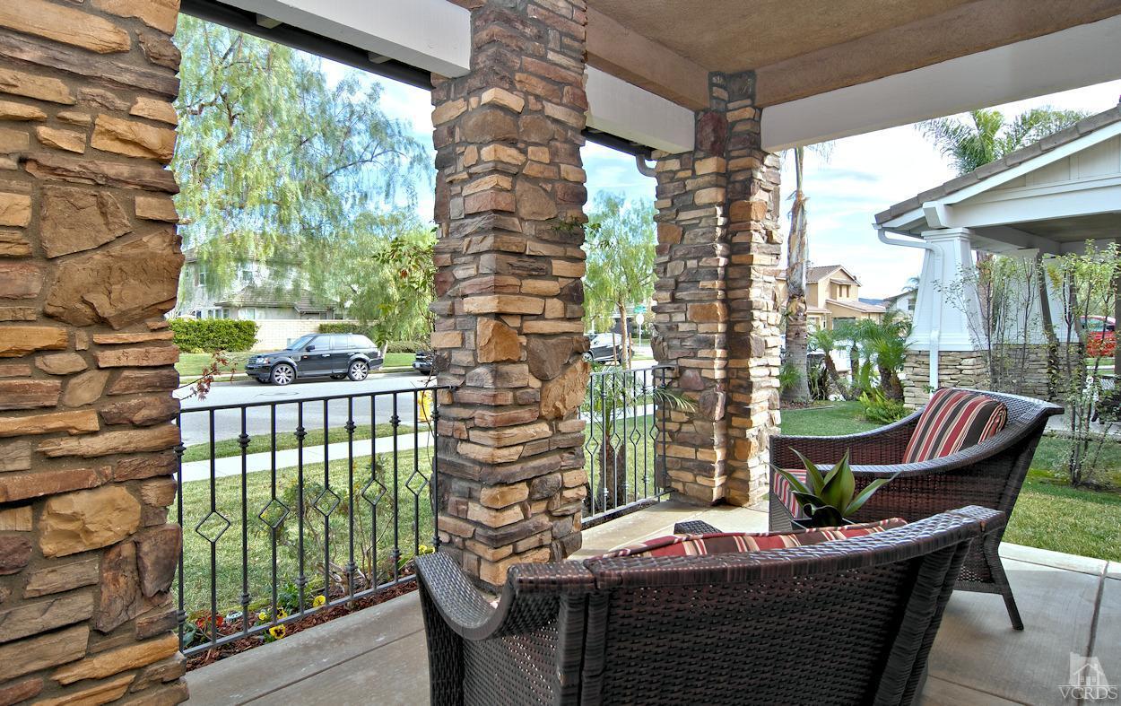 3522 Bridgehampton Way Camarillo, CA 93012 - Photo 4 of 52 a outdoor view with a sitting space