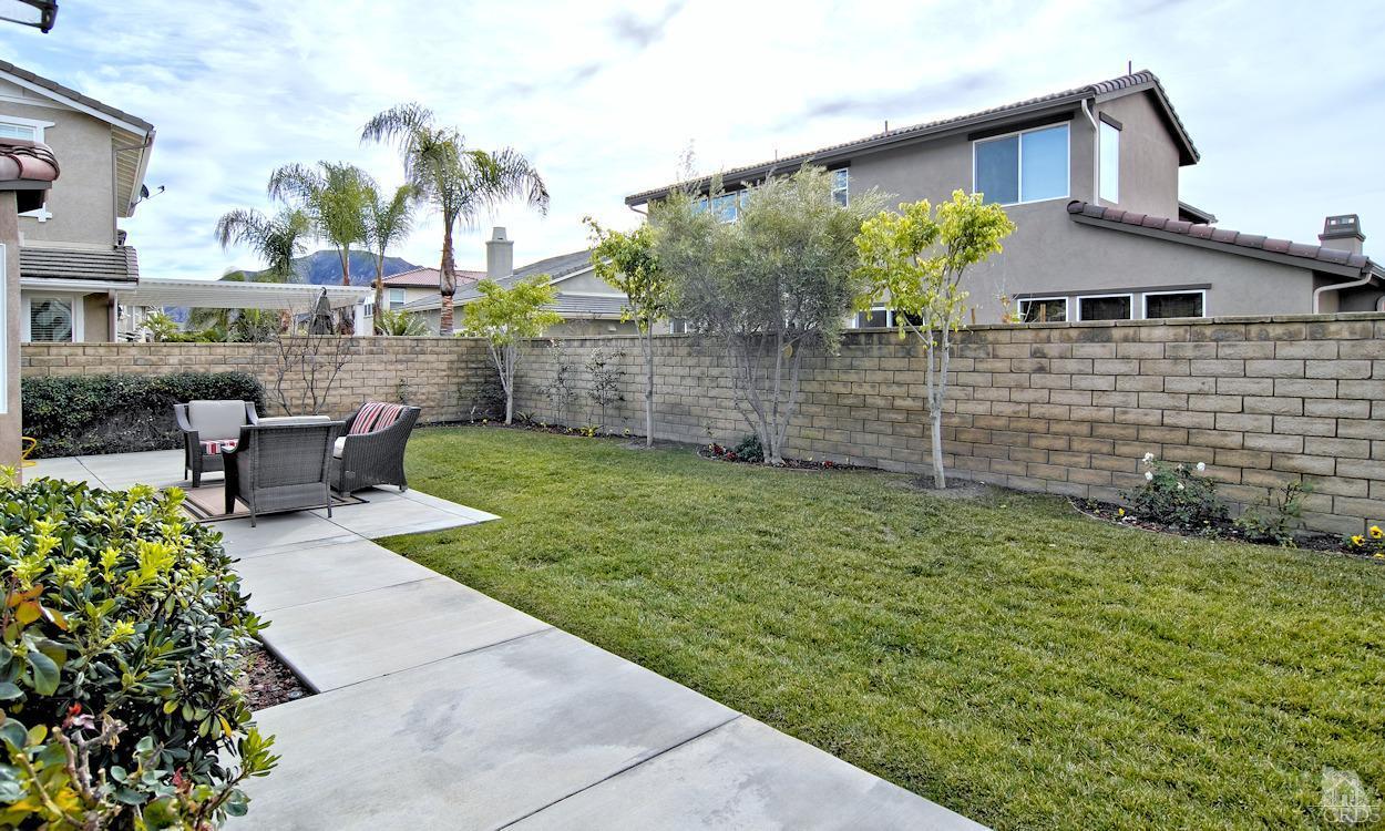 3522 Bridgehampton Way Camarillo, CA 93012 - Photo 37 of 52 a front view of a house with garden