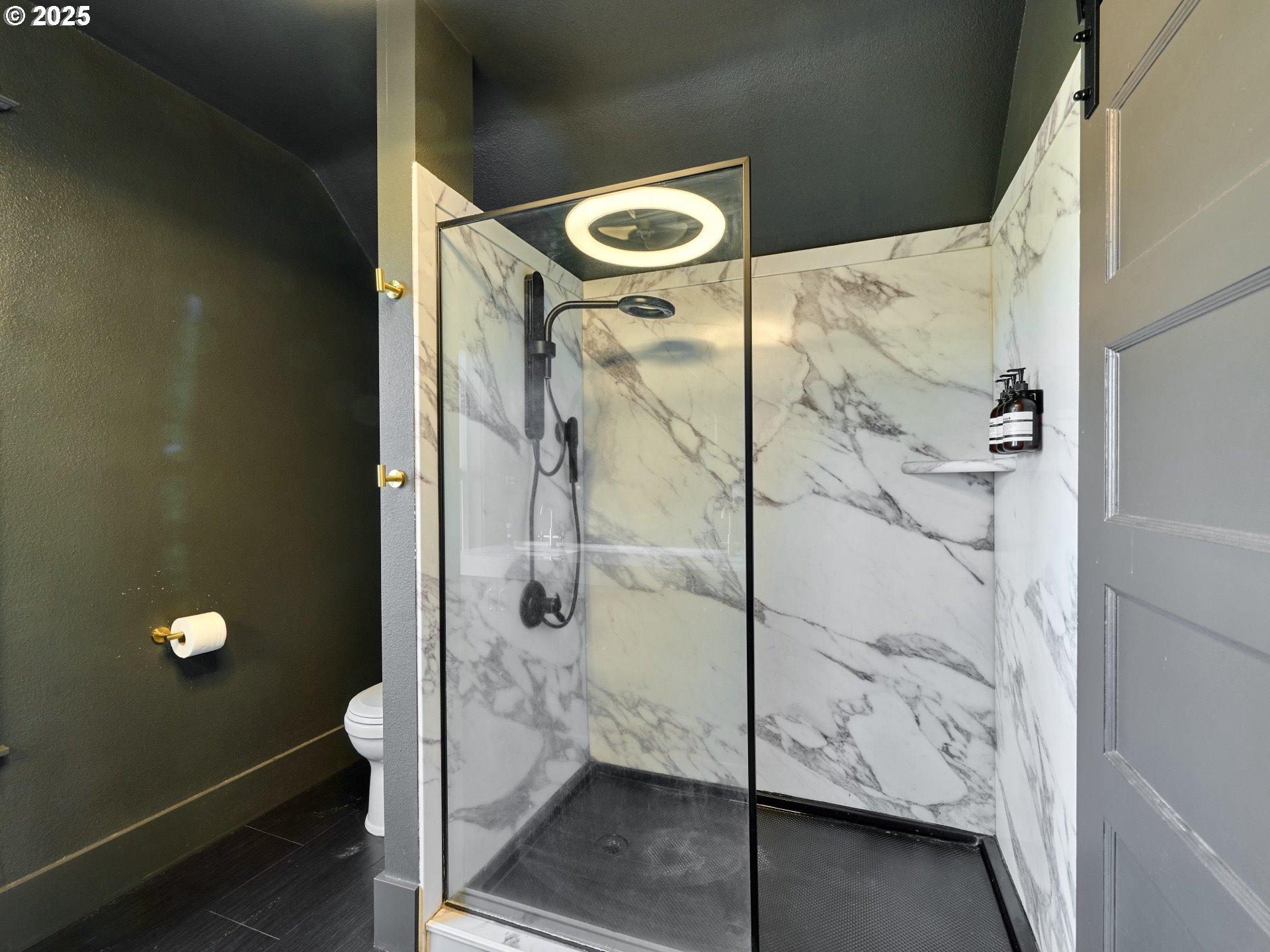 795 Corby Street Woodburn, OR 97071 - Photo 24 of 44 a bathroom with a shower