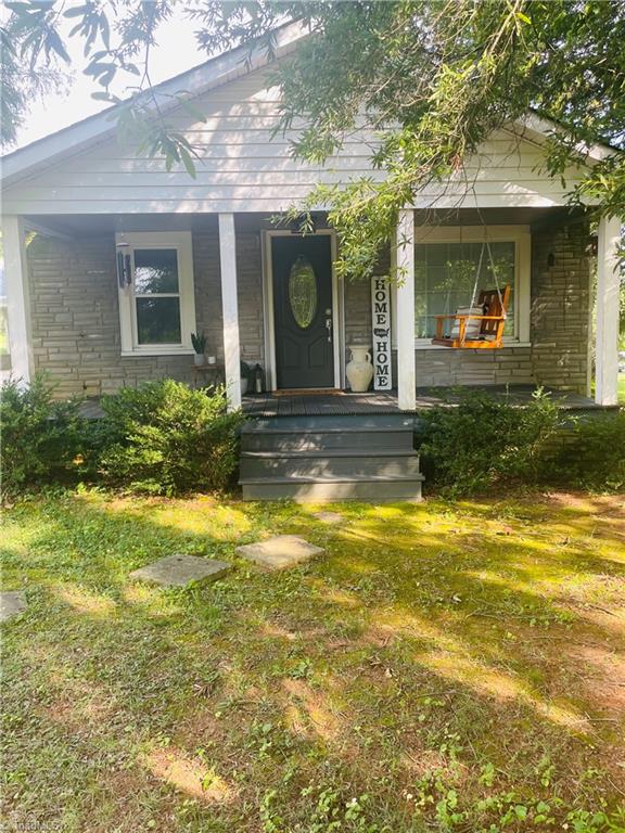 161 Riddle Road North Wilkesboro, NC 28659 - Photo 2 of 26