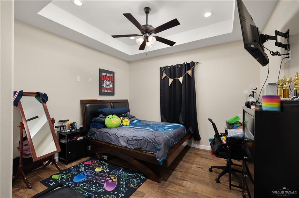 4650 North Big 5 Road Edinburg, TX 78541 - Photo 17 of 26 a bedroom