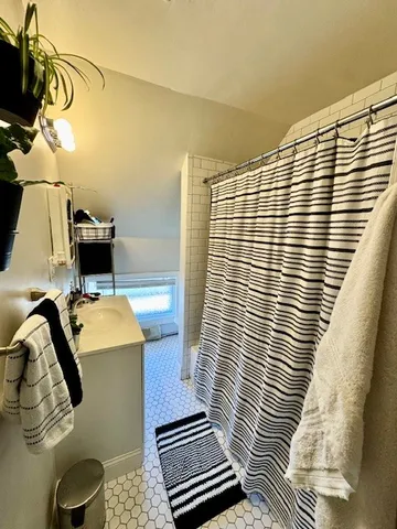 $2,400 | 20 10th Street, Unit 3, Providence, RI 02906