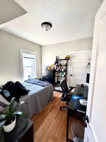 $2,400 | 20 10th Street, Unit 3, Providence, RI 02906