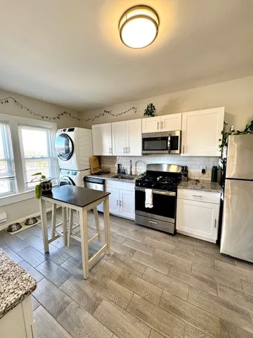 $2,400 | 20 10th Street, Unit 3, Providence, RI 02906