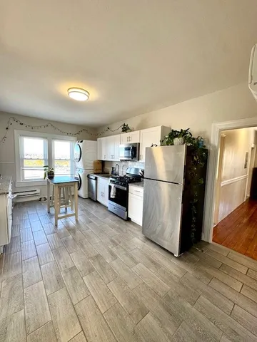 $2,400 | 20 10th Street, Unit 3, Providence, RI 02906