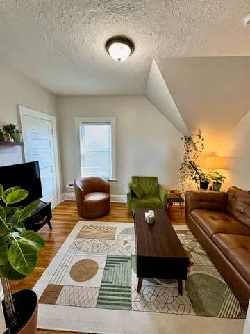 $2,400 | 20 10th Street, Unit 3, Providence, RI 02906