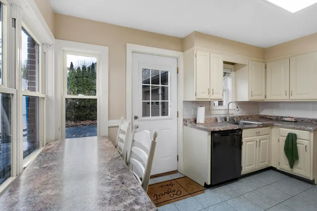 $319,000 | 13 Allen Avenue, Auburn, ME 04210