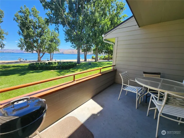 a view of outdoor space yard and patio