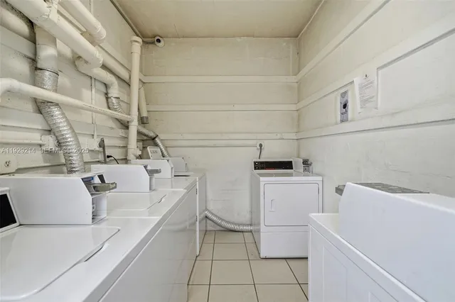 $1,800 | 1185 Marseille Drive, Unit 308, Miami Beach, FL 33141