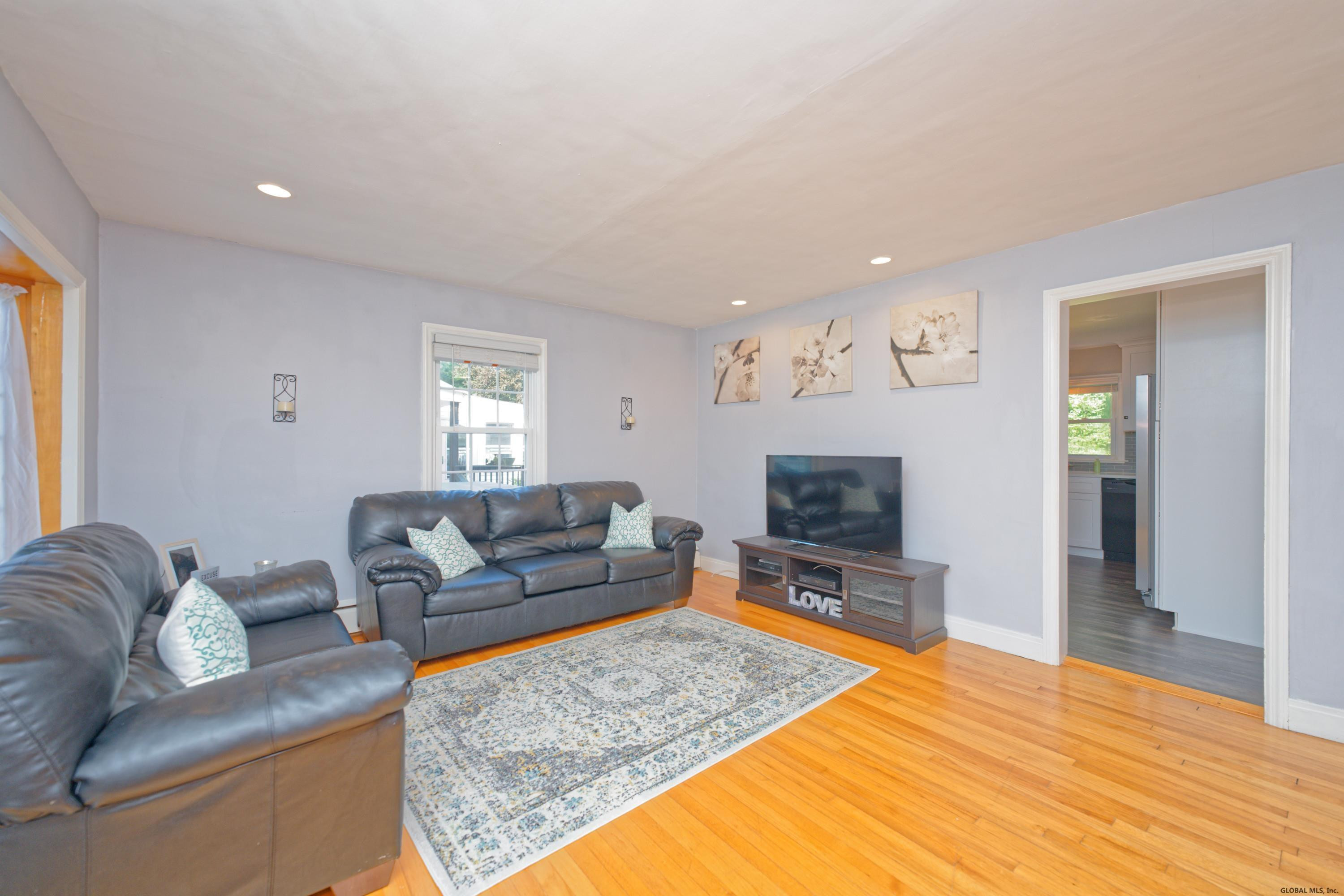12 Pinewood Road Guilderland, NY 12084 - Photo 5 of 20 Photo 5