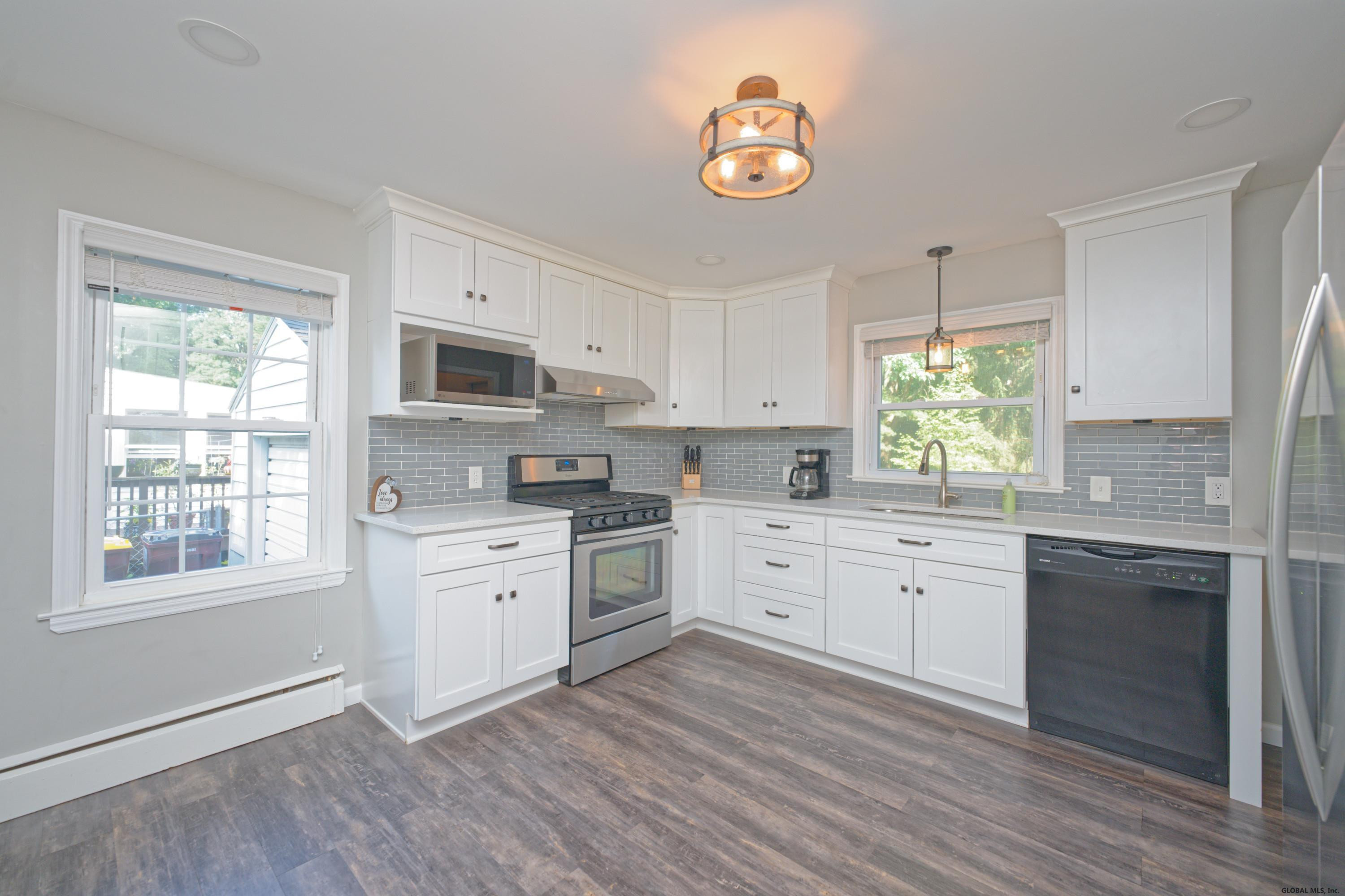 12 Pinewood Road Guilderland, NY 12084 - Photo 8 of 20 Photo 8