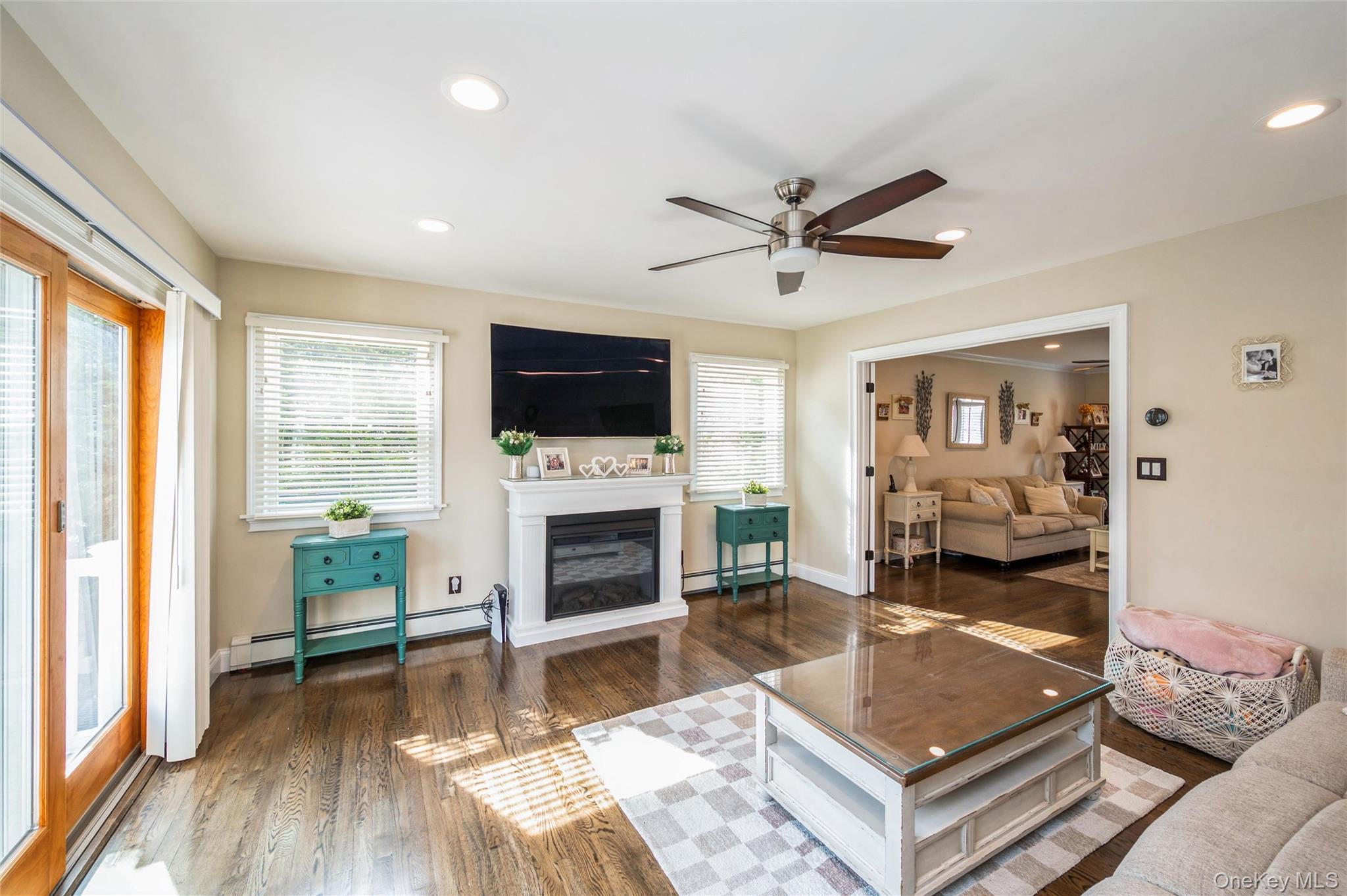 21 Crest Road East North Merrick, NY 11566 - Photo 12 of 27