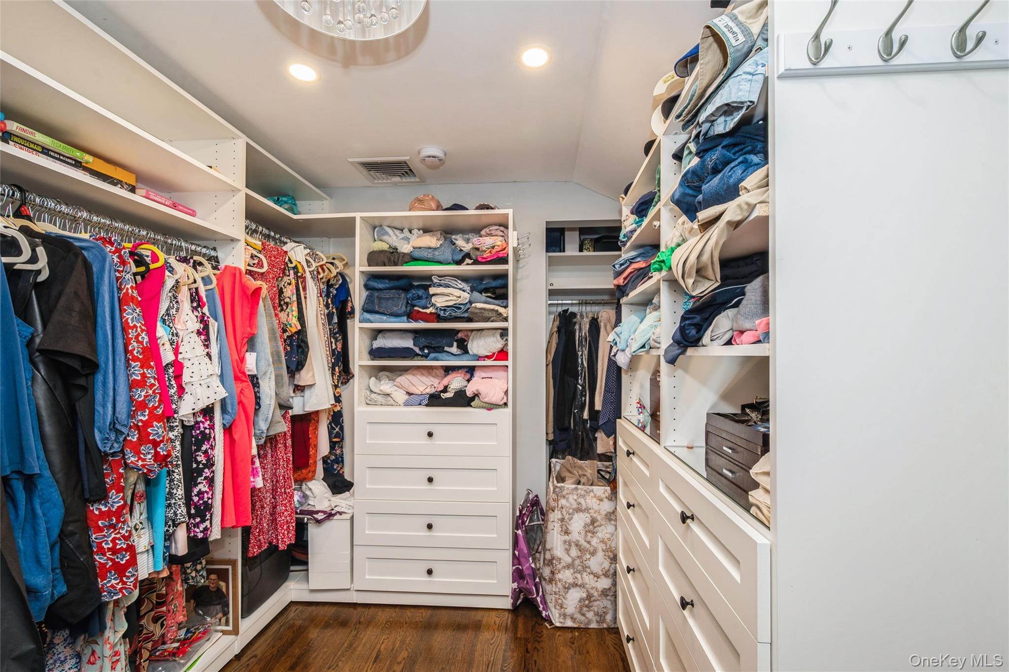 21 Crest Road East North Merrick, NY 11566 - Photo 25 of 27